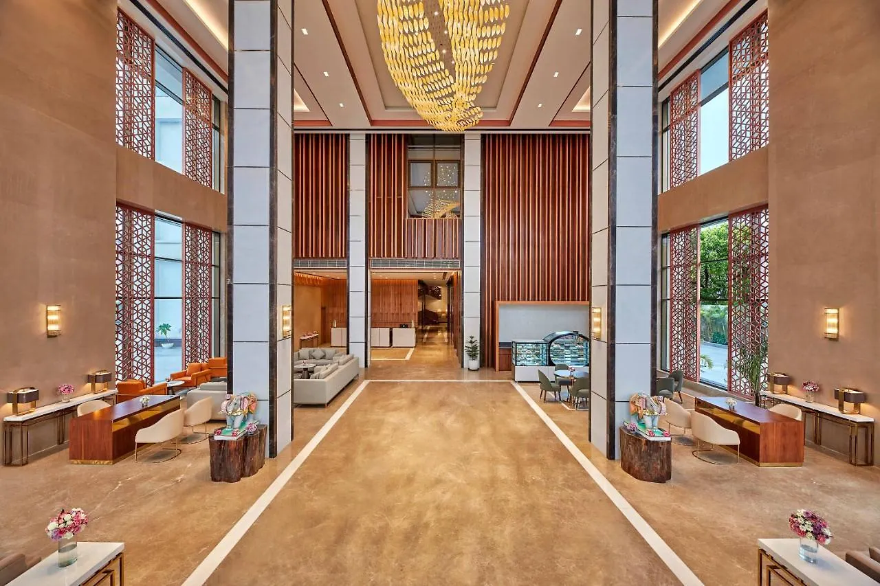 Doubletree By Hilton Varanasi 5*,