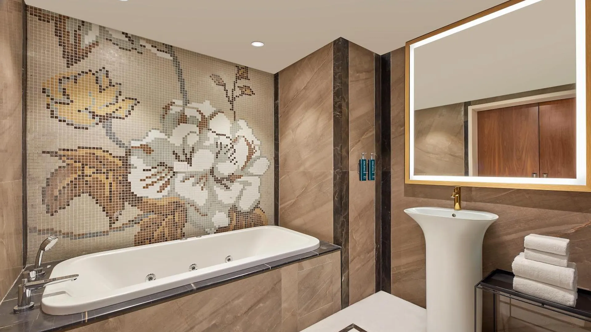 ***** Hotel Doubletree By Hilton Varanasi India