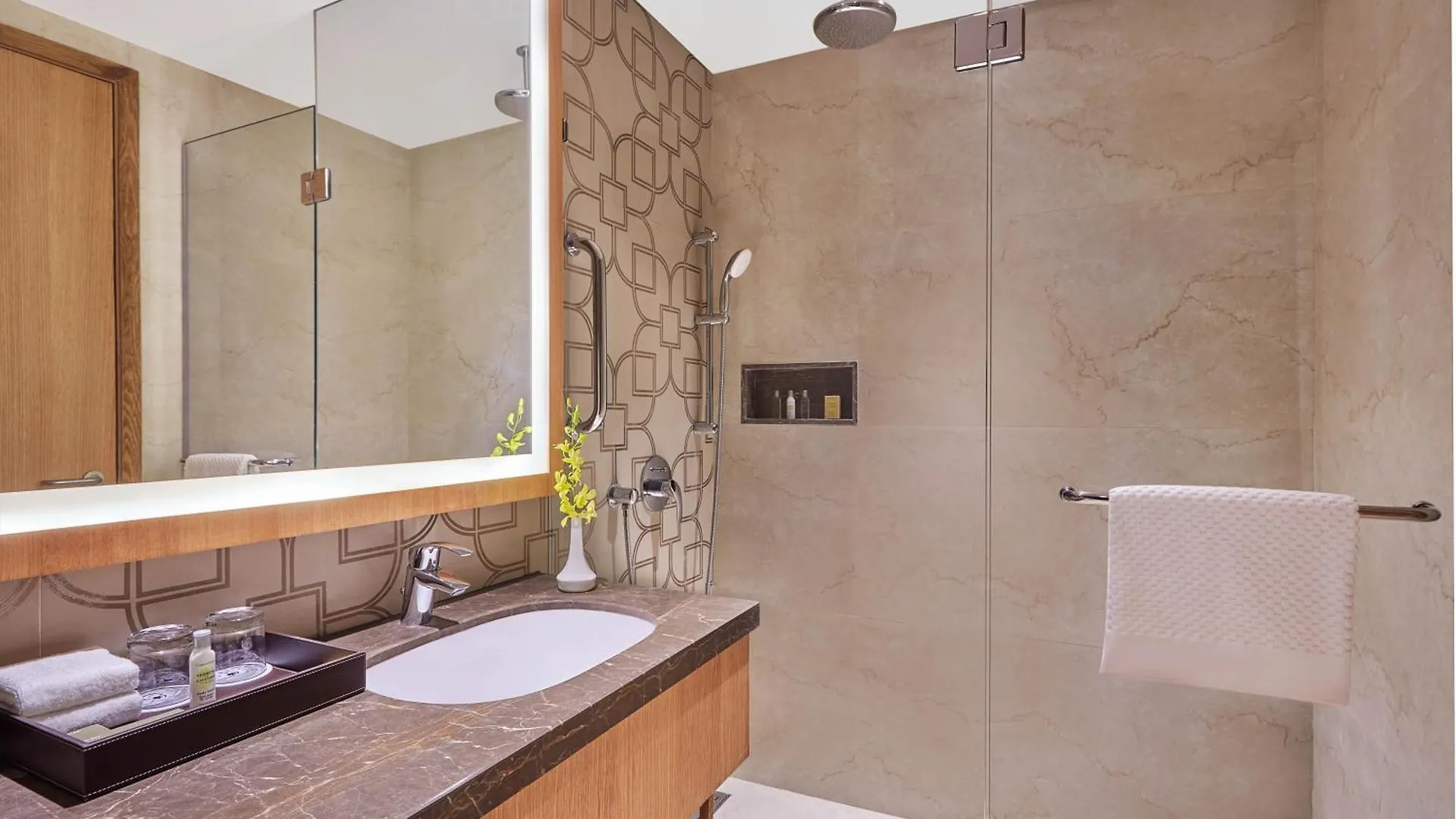 ***** Hotel Doubletree By Hilton Varanasi India